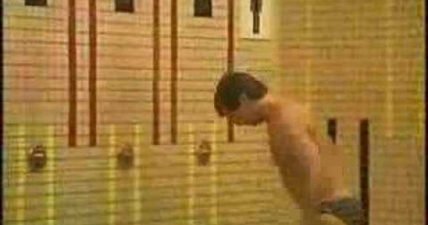 Азиатское видео с подглядыванием за голыми корейскими красотками в ванной