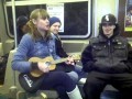 Koncert w wagonie metra