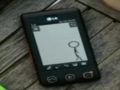 Ludzik w telefonie