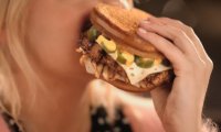 Jak prawidłowo jeść hamburgera?