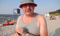 Typowy Janusz i degustacja piwa na plaży