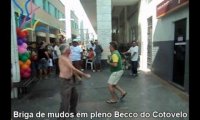 Niesamowita walka dziadków w Brazylii