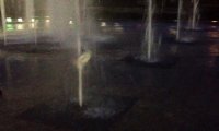 Frisbee na fontannie