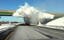 Śnieżna bomba na ciężarówce