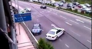 Policyjny pościg na autostradzie
