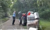 Policjant kontra nawalony traktorzysta