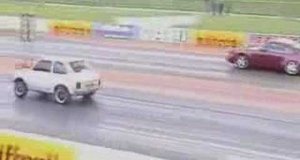 Fiat 126p vs Porche 911