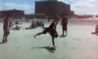 Breakdance na plaży