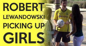 Robert Lewandowski podrywa dziewczyny