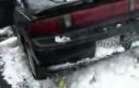 Wyciąganie auta ze śniegu