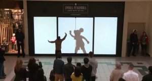 Bohaterowie Disneya zaskakują kupujących w centrum handlowym