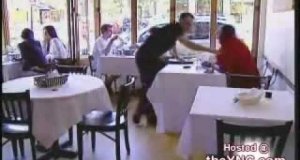 Ukryta kamera - lesbijki w restauracji