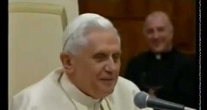 Papież Benedykt XVI opowiada dowcip