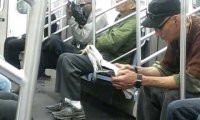 Czyszczenie obuwia w metrze
