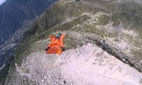 Górski lot w wingsuit