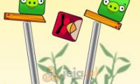 Angry Birds Pigs Out