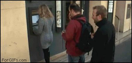 Trolling przy bankomacie