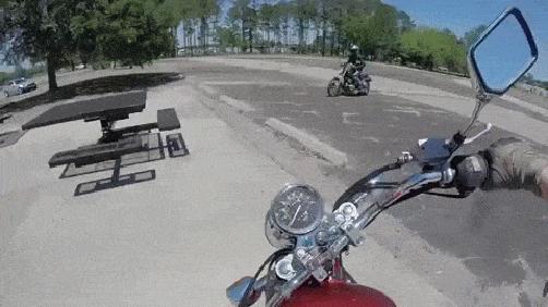 Triki na motorze