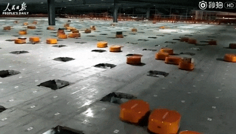 Armia robotów do sortowania paczek pracująca 24/7