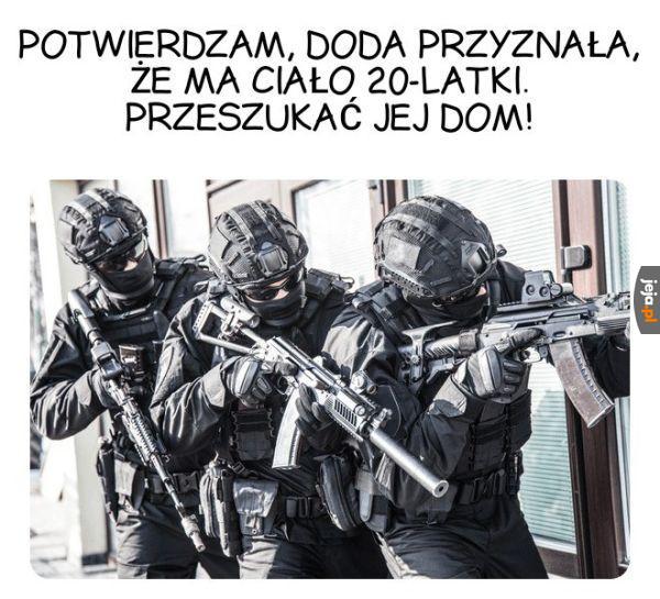 Brać ją!