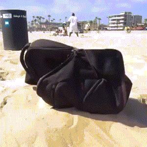 Plecak na plaży