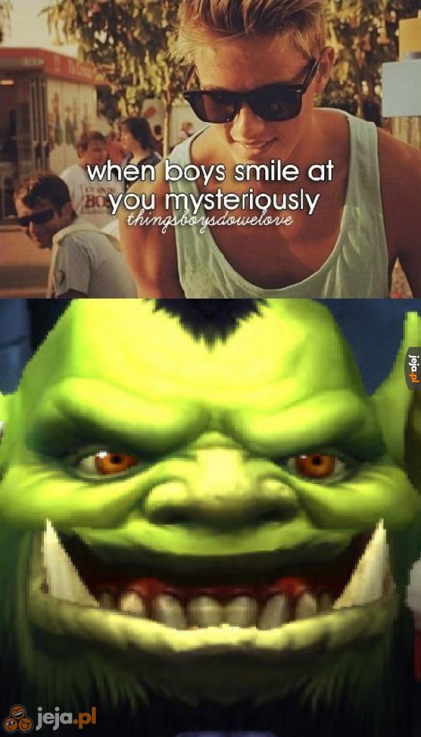 Gdy chłopcy tajemniczo się do Ciebie uśmiechają