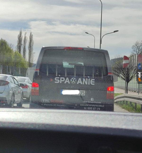 Ten z przodu pewnie zajmuje się spawaniem
