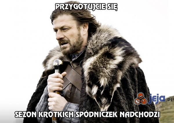 Sezon krótkich spódniczek nadchodzi