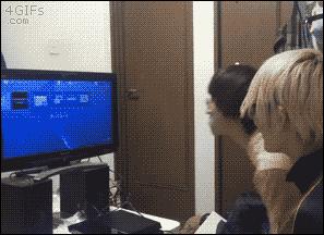 Ach, ci Azjaci... CHWILA! Czy to jest... PS4?!
