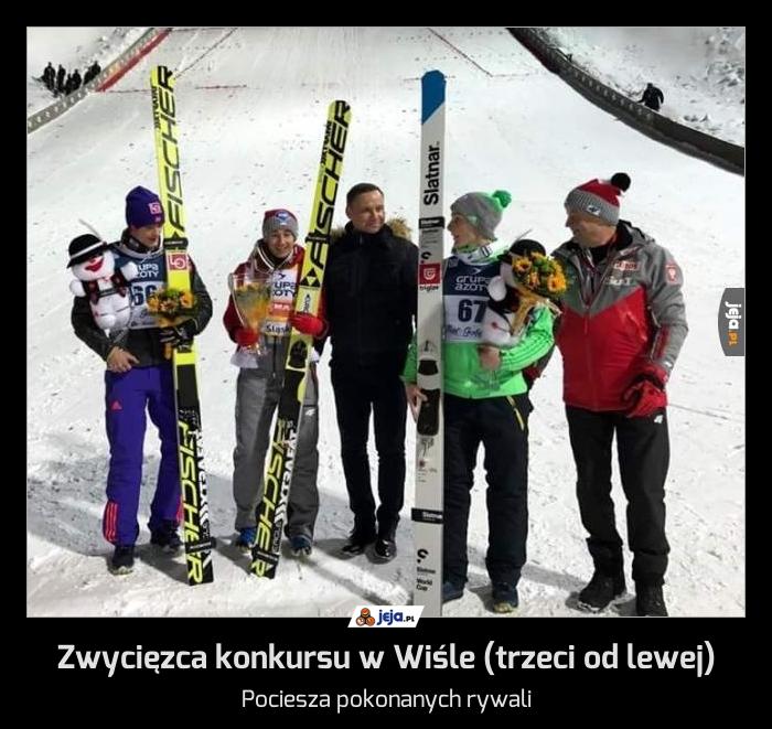 Zwycięzca konkursu w Wiśle (trzeci od lewej)