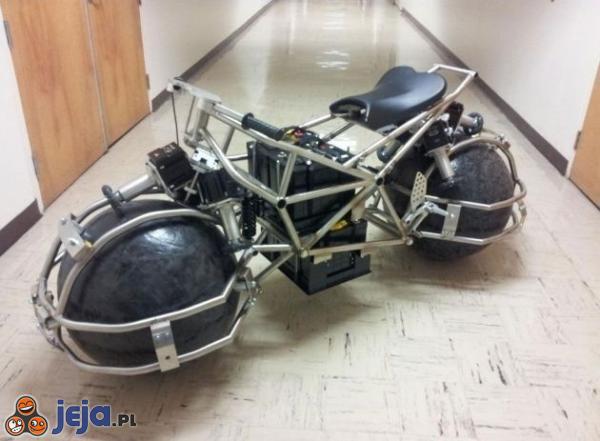Dziwny motocykl