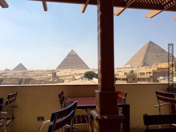 Widok z pizzerii w Egipcie