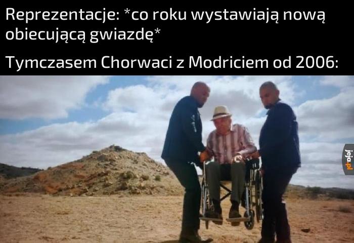 Piłka odbita od balkonika liczy się jako ręka?