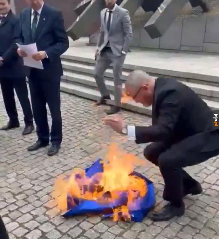 Czoło sobie podpalił