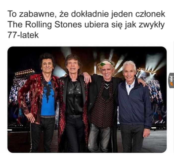 Rzuca się w oczy bardziej niż koledzy