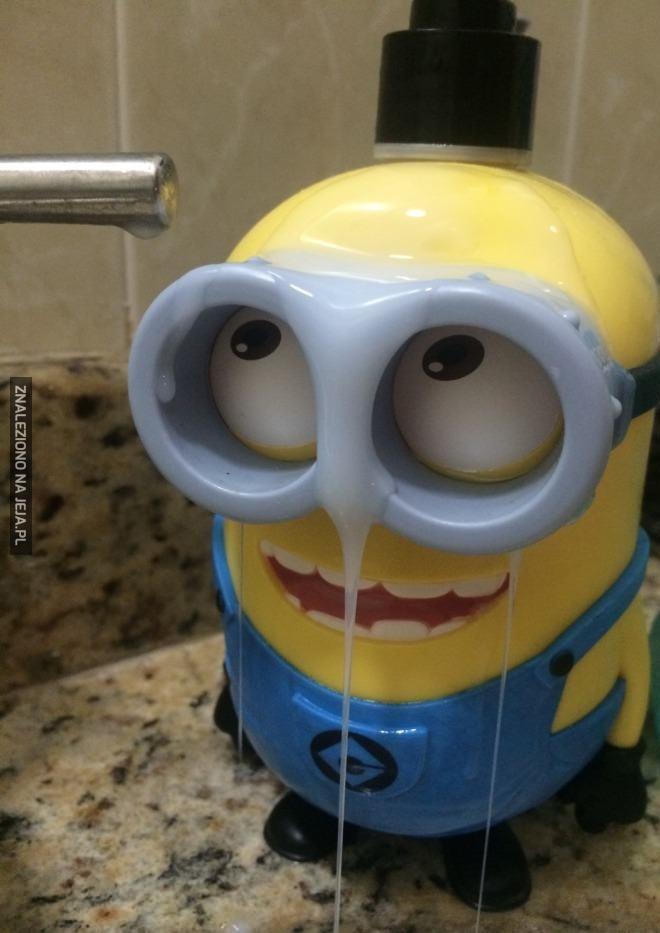 Mój dozownik mydła jest dziwny...