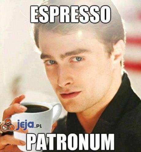 Fani Harrego Pottera i pijący kawę zrozumieją