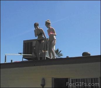 Dziewczyny i skok z dachu...