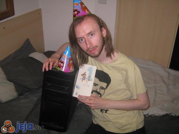 Pierwsze urodziny kochanego komputerka