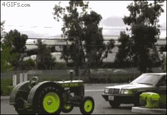 Traktor koło Mercedesa