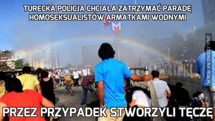 Turecka policja chciała zatrzymać paradę homoseksualistów armatkami wodnymi