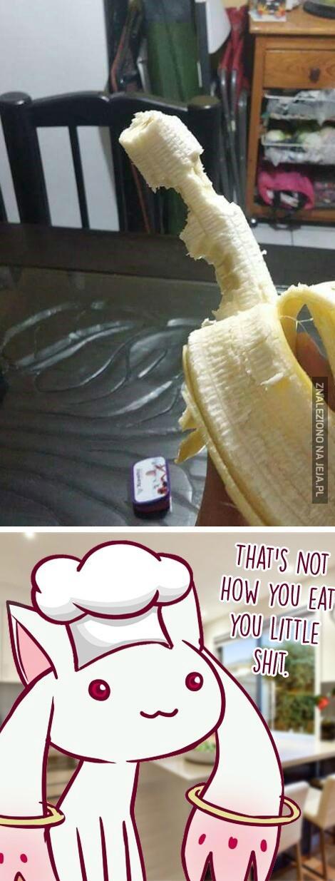 Tak się nie je banana!