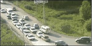 Z drogi, autobus jedzie!