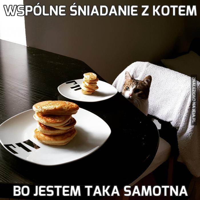 Wspólne śniadanie z kotem