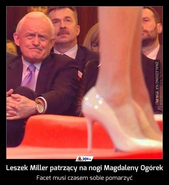 Leszek Miller patrzący na nogi Magdaleny Ogórek