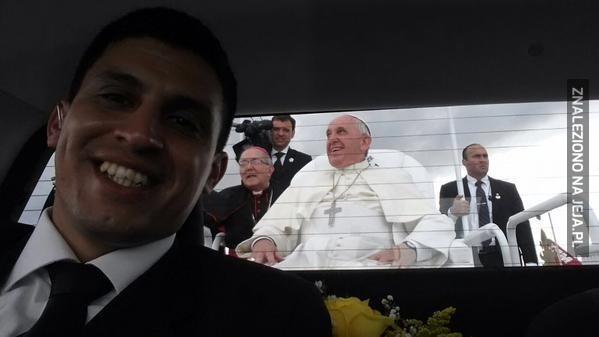 Selfie kierowcy papieża