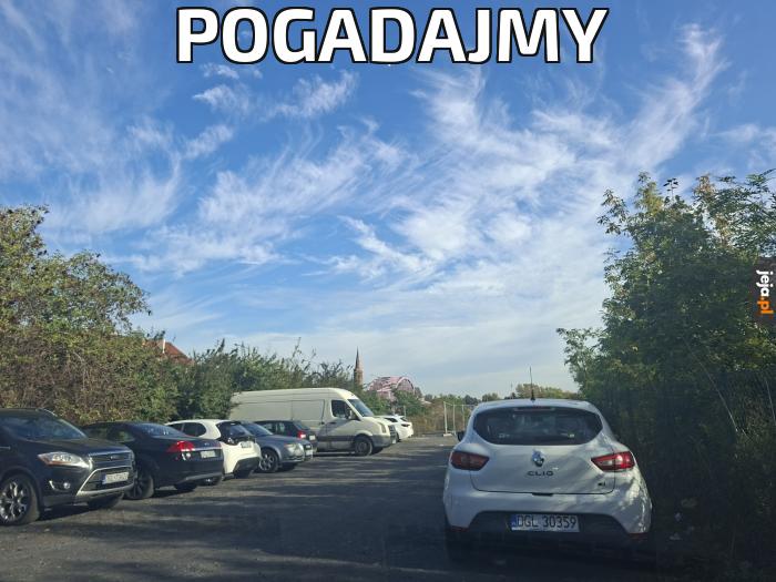 Pogadajmy bo siedzę na starym mieście głogowskim i wpierdalam bagietkę