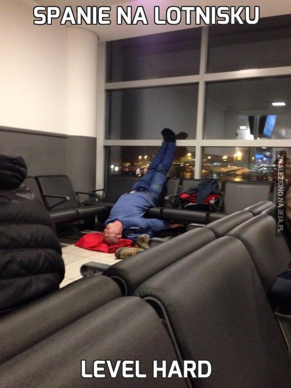 Spanie na lotnisku