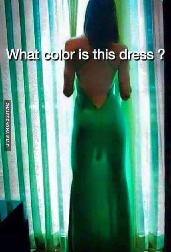 Jakiego koloru jest ta sukienka?