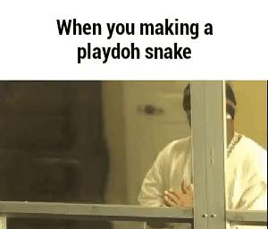 Kiedy robisz węża z plasteliny